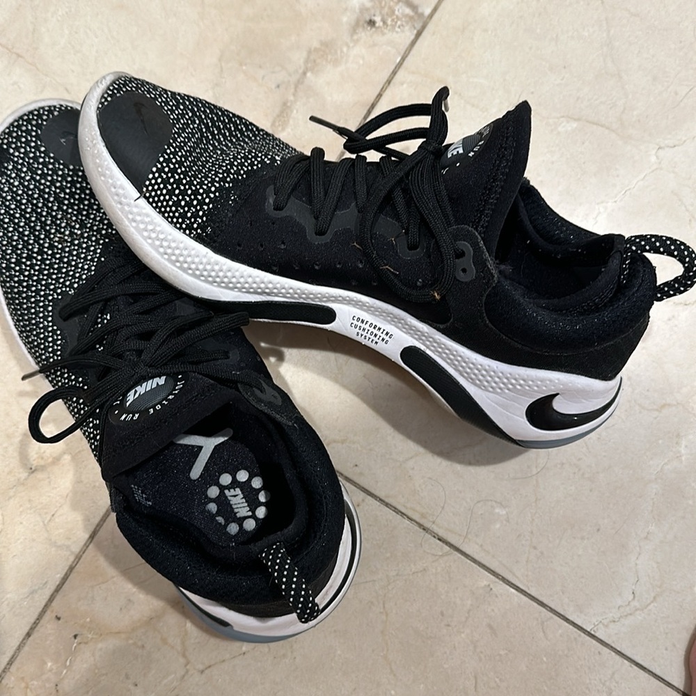 Nike joyride flyknit sneakers